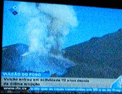 News to Volcanic eruption beneath the Pico de Fogo in Capeverdean TV
